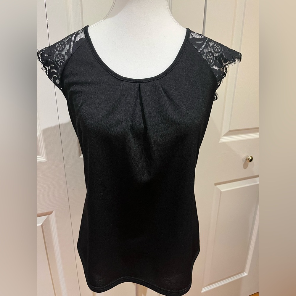 Black tshirt blouse with lace shoulders